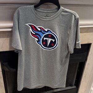 Nike Gray Men's Titans tee.  Size L. Worn several times.  Listing# 18107